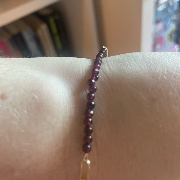 ❄️♑️♒️Garnet, 14 k gold filled wire, and gold chain- January birthstone bracelet - Picture 3 of 8